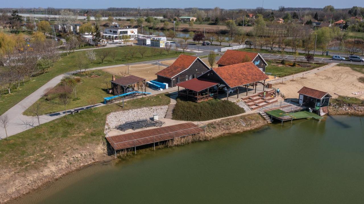 Sun City Vizisport Paradicsom Hódmezővásárhely Eksteriør billede